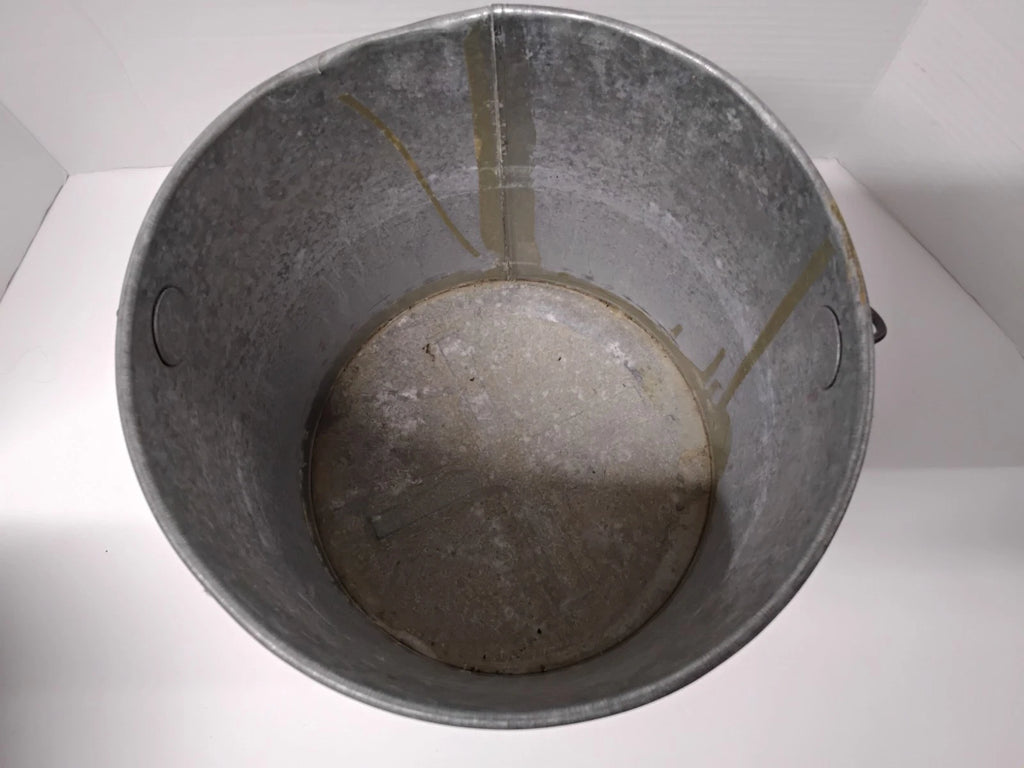 Antique 1950s Live Bait/ Minnow Bucket