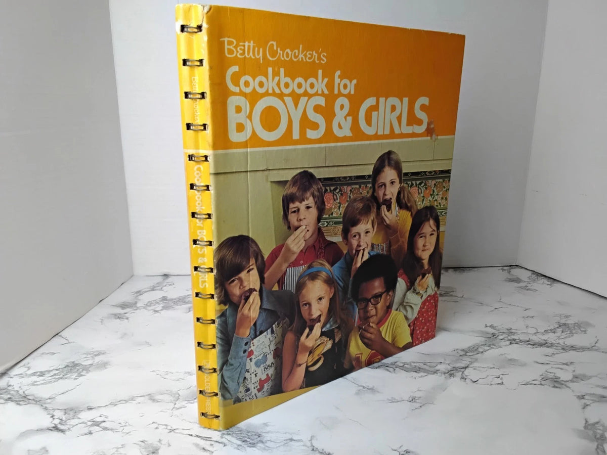 Vintage 1975 1st Printing Betty Crocker's Cookbook for Boys & Girls