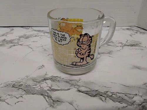 Vintage 1978 Garfield McDonald's Glass Mug Cartoon/Advertisement