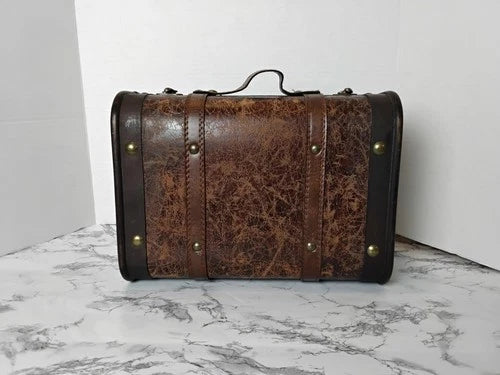 Rustic Farmhouse Decor Suitcase Set
